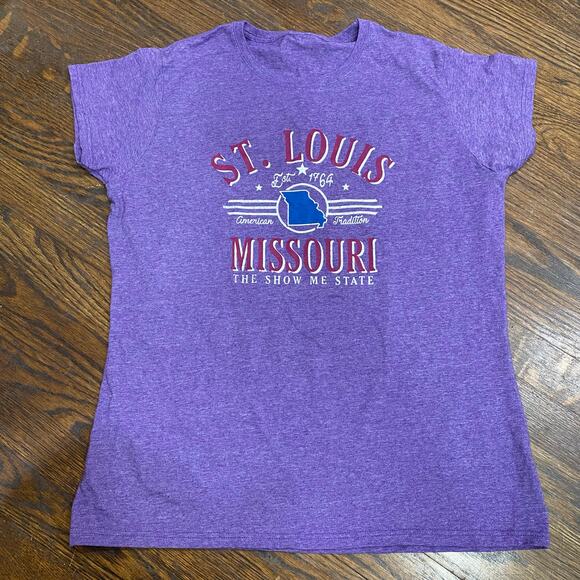 St Louis Missouri Tee Women's Cut The Show Me State Graphic Purple T-Shirt - Picture 2 of 5